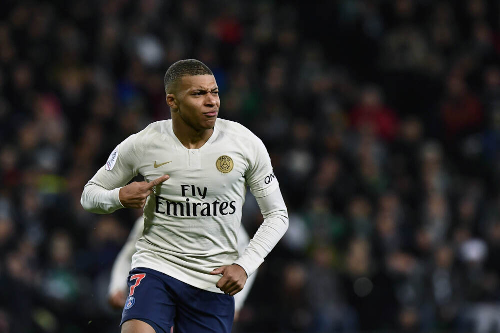 SpaceX全年170次发射创纪录! 星链已达10801颗